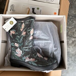 A New Day RainBoots Size 11
